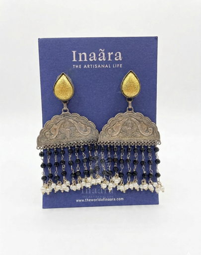 أقراط طاووس مع خرز ملوّن – أسود